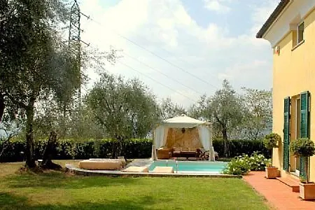 Nyaraló Sleeps 13 Pool Wifi