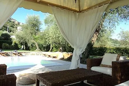 Sleeps 13 Pool Wifi Nyaraló