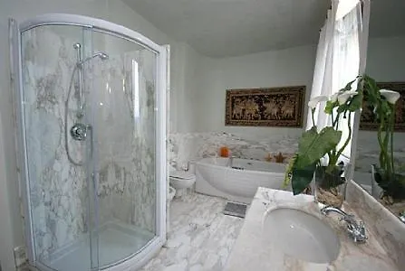 Sleeps 13 Pool Wifi Nyaraló